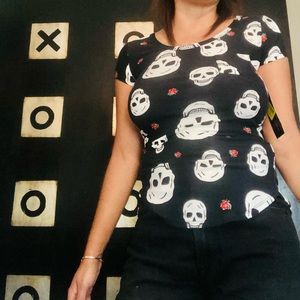 Skull and roses tee